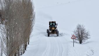Van’da 106 yerleşim yeri ulaşıma kapandı; Bahçesaray'da kar kalınlığı 1 metreyi aştı