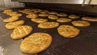 Dumanı üstünde Ramazan pidesi tarifi! Evde Ramazan pidesi nasıl yapılır?