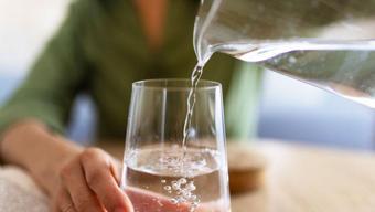 Sıcak su içmek zayıflatıyor mu? Sosyal medyada trend olan yöntem