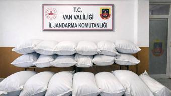 Van'da 3 milyon 150 bin TL değerinde kaçak gıda ele geçirildi