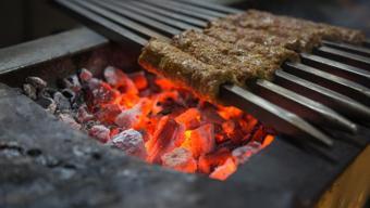 Dumanı üstünde Adana kebap tarifi! Tam ölçülü, kusursuz tat