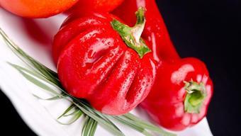 Çiğ çiğ tüketince kolajen üretimini destekliyor! Salatalara ekleyip kaşık kaşık yiyin, botoks etkisi yaratıyor