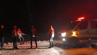 Tipide şarampole kayan araçtaki 4 kişi kurtarıldı