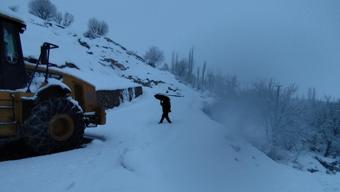 Sason’da kar yağışı nedeniyle 15 köy yolu ulaşıma kapandı