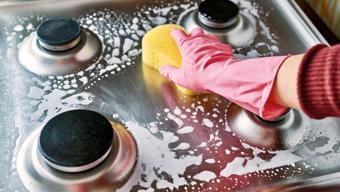 Ocak gözlerindeki inatçı kirlere veda edin! Kusursuz temizliğin sırrı meğer buymuş