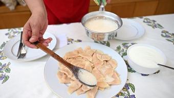 Sivas’ın meşhur hingeli! Hamuru böyle açılıyor: Bir tabağı saatlerce tok tutuyor