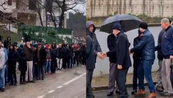 Gelenek bozulmadı! Bayramlaşma kuyruğu 1 kilometreyi buldu