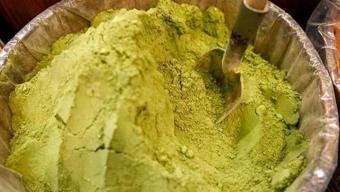 Saçtaki beyazları boyasız kapatıyor! Hem doğal hem de bütçe dostu yöntem sayesinde bir daha kuaföre gitmeyeceksiniz