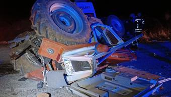 Ambulans traktöre arkadan çarptı: 4 yaralı