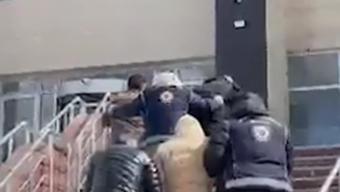 Kars'ta durdurulan hafif ticari araçtan 6 kaçak göçmen çıktı