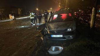 Nevşehir'de refüje çıkan otomobil aydınlatma direğine çarptı: 1 yaralı
