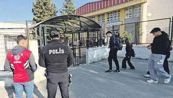 Güvenli okulun üç gücü: Resmi tedbirler, aile ilgisi, öğretmen gözlemi
