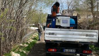 Belediye ekipleri, ilaçlama çalışması yaptı