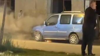 Mardin’de park halindeki araç, alev alarak yandı