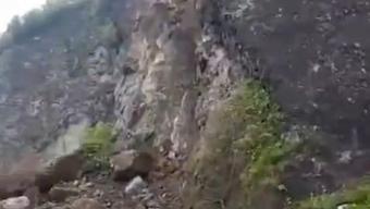 Artvin’de heyelan; yol ulaşım kapandı