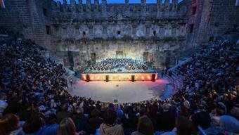 Aspendos'ta 'Kökten Geleceğe Maarif Yolcuları' konseri