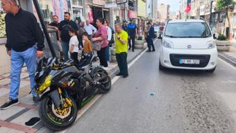 Edirne’de trafik levhasına çarpan motosikletin sürücüsü yaralandı