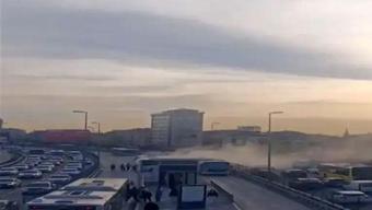 Kağıthane'de büyük panik! Metrobüste yangın çıktı