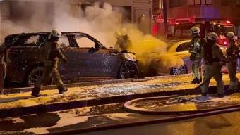 Kadıköy’de oto galerideki yangında 4 araç yandı
