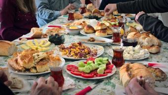 Pazar kahvaltısına hazır pratik 3 lezzet! Bu tarifleri deneyen asla pişman olmuyor, hepsi lezzetiyle hayran bırakıyor!