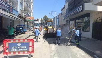 Akdeniz'de yol ve kaldırımlar yenileniyor