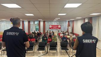 Yurtta kalan öğrencilere güvenlik ve siber suçlar eğitimi