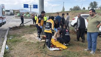 Malatya'da iki otomobil, kavşakta çarpıştı: 3 yaralı