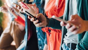 Telefonunda bu ayarı sürekli açık bırakanlar yandı! Siber güvenlik uzmanlarından acil uyarı geldi