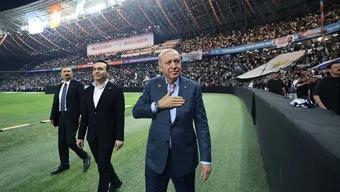 'Savunma sanayimiz TEKNOFEST neslinin omuzlarında yükseliyor' diyen Erdoğan: Dünya imrenerek bakıyor