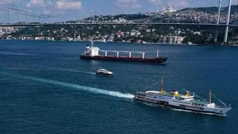 İstanbul Boğazı’nda gemi trafiği çift yönlü olarak geçici süreyle kapatıldı