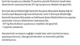 İzmir'de 371 kilogram uyuşturucu ele geçirildi