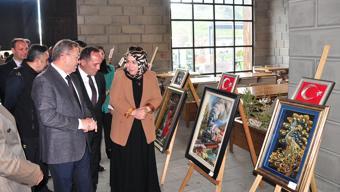 Kars'ta demir parmaklıkların ardından sanata uzanan el