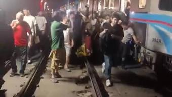 Gaziosmanpaşa’da trafoda çıkan yangın nedeniyle tramvay seferleri durdu