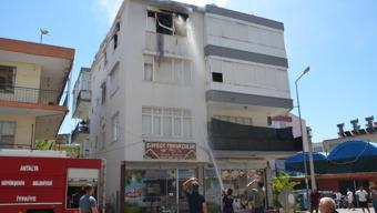 Dairedeki yangını itfaiye söndürdü