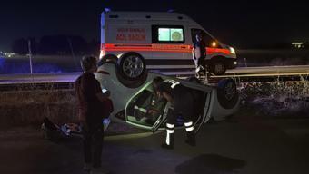 Eskişehir’de şarampole devrilip takla atan otomobilde 2 kişi yaralandı
