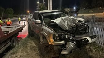 Eskişehir'de alkollü sürücü aydınlatma direğine çarptı; 1 yaralı