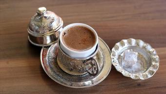 Türk kahvesi neden küçük fincanda içilir? Fincanın boyutunun arkasındaki neden şaşırtıyor