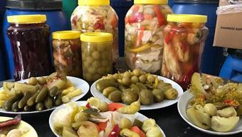 Turşuya sirke konmalı mı, konmamalı mı? Çıtır çıtır olmasının sırrı gözümüzün önündeymiş