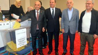 Kahramanmaraş Ticaret Borsası Başkanı Mustafa Narlı, güven tazeledi