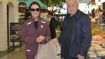 Hülya Koçyiğit ve Selim Soydan'dan tatil dönüşü mutfak alışverişi