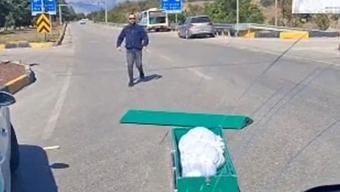 İçinde cenaze bulunan tabut yola düştü