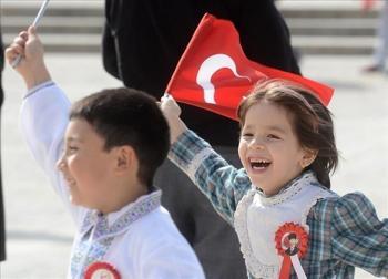 23 NİSAN ETKİNLİKLERİ İPTAL EDİLDİ Mİ? 23 NİSAN KUTLAMALARI YAPILACAK MI? 23 NİSAN'DA OKULLAR TATİL Mİ?