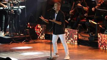 Özcan Deniz, Bursa Festivali'nin finalini yaptı