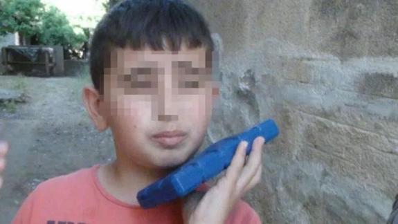 11 yaşındaki Tunahan ve annesi silahlı kavganın ortasında kaldı Çenesinden yaralandı...