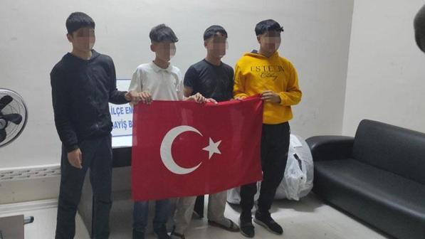Direkten Türk bayrağını alıp gitmişlerdi Polis eve gidince gerçek ortaya çıktı