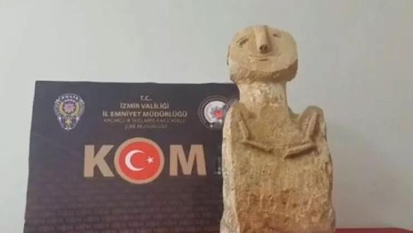 İzmirde 11 bin 500 yıllık heykel ele geçirildi