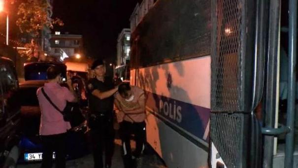 Sultangazide kaçak göçmen operasyonu: 32 kişi yakalandı