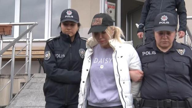 Ciciş kardeşlerden Esra Ersoy çocuğa cinsel istismar suçundan tutuklandı
