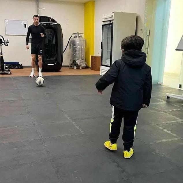 Taliscanın İstanbulda doğan oğlu, gol sevinciyle Ronaldoyu kahkahalara boğdu