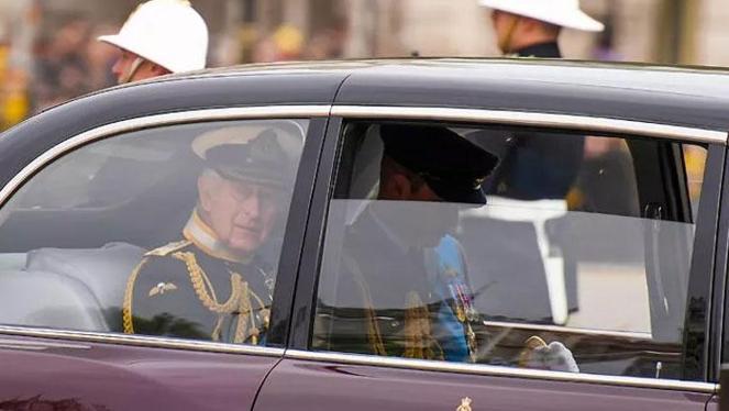Kraliçe 2. Elizabeth son yolculuğuna uğurlanıyor